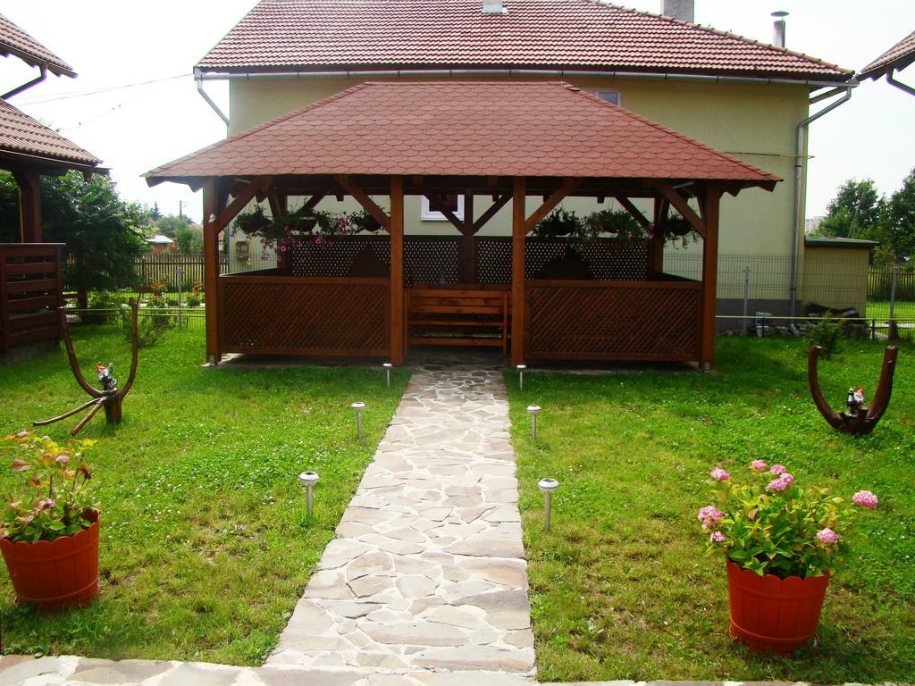 Colt De Rai Hotel Covasna Exterior foto