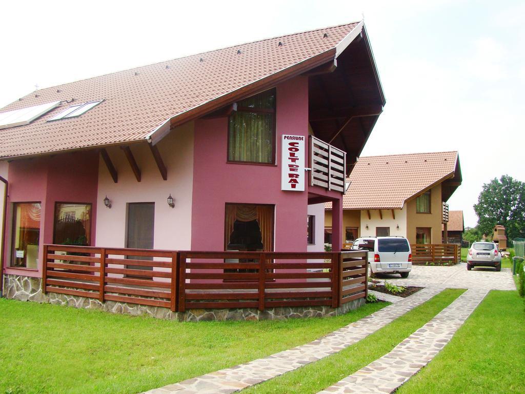 Colt De Rai Hotel Covasna Exterior foto